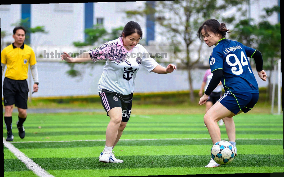 桌面端设置面板中并排对照开关与场次选择界面裁切
